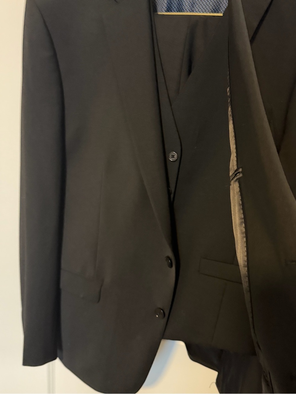 Calvin Klein Men’s 3 Piece Black Wool Suit Size 46 Blazer Vest Pants 38x30